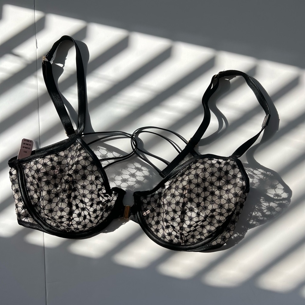 NWT Victoria's Secret VS Luxe Starburst Unlined Front-close Demi Bra 36D